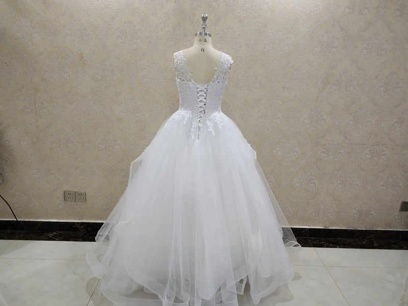 ZJ9210 V-neck Princess Ball Gown Wedding Dress With Tiered Tulle Skirt White Customize Bride Dress Winter Bridal Gowns 2023