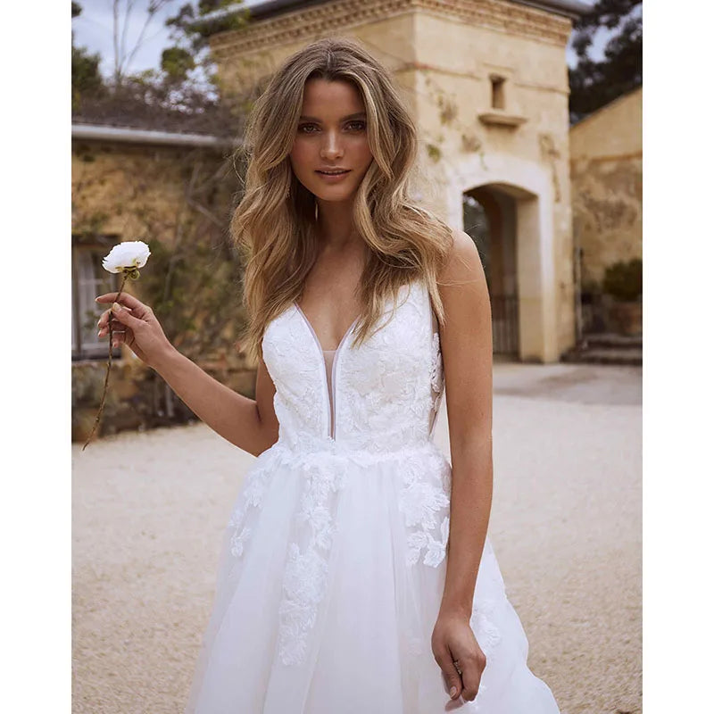 Eightree Bohemian Wedding Dresses Beach 2021 Lace Appliques Spaghetti Strap Wedding Gowns Romantic Vintage Bride Dresses