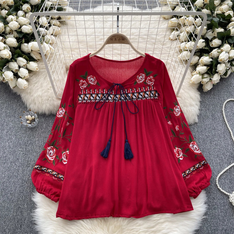 Ethnic Style Top Women's New 2024 spring Vintage Heavy Embroidered floral Puff Sleeve Loose All-match pullover shirt blouse