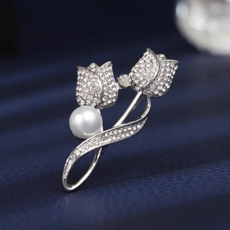 Lucky Four-leaf Clover Brooch French Retro Emerald Corsage Fixed Clothes Anti-emptied Pin Buckle for Women Wedding Dress Jewelry