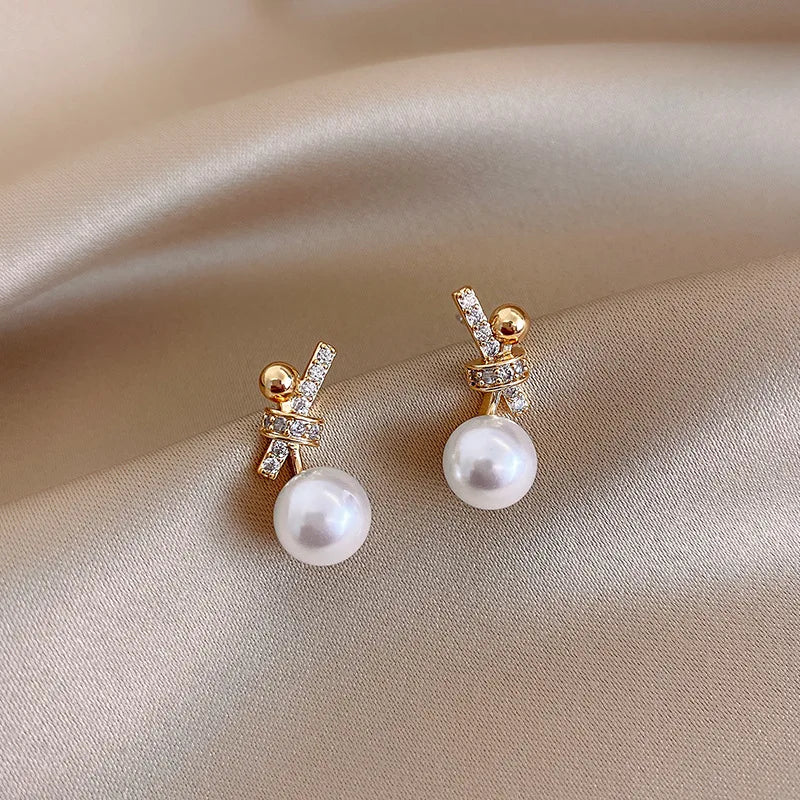 New Fashion Contracted Heart Pearl Fine Earrings Joker Sweet Elegant Temperament Women Drop Earrings