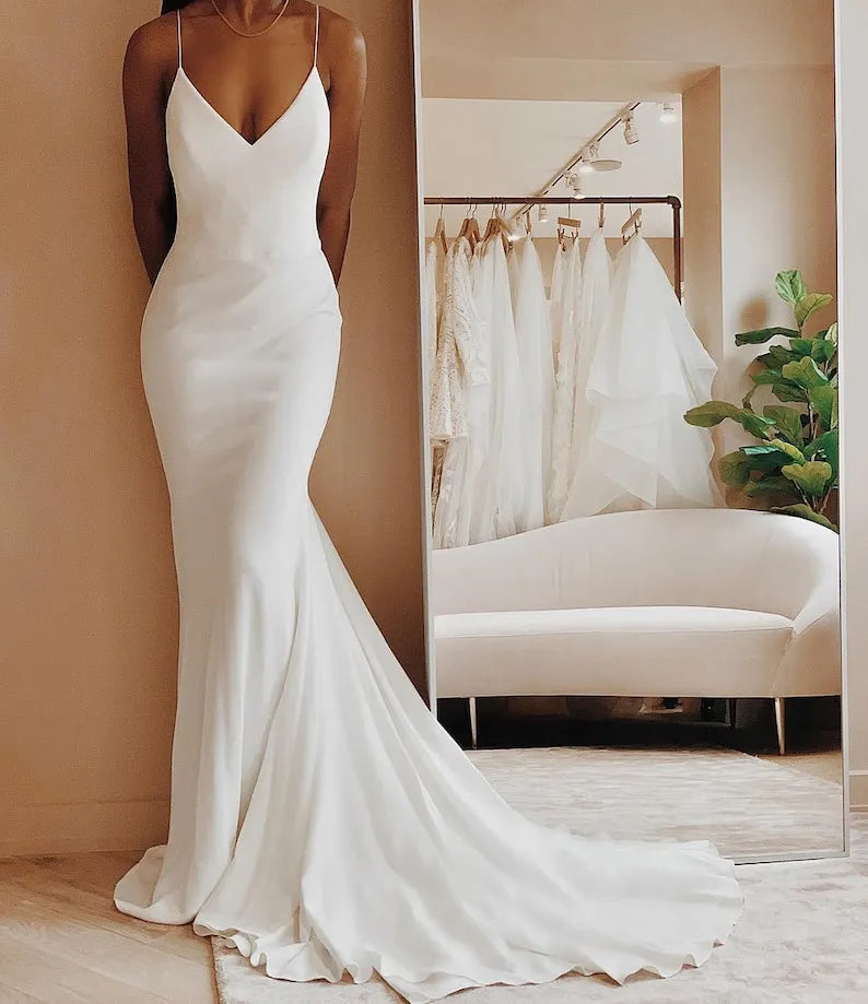 Modern Simple Satin Wedding Dress V-neck Spaghetti Straps Backless Formal Pleat Bridal Growns vestido de noiva Sweep Train 2024