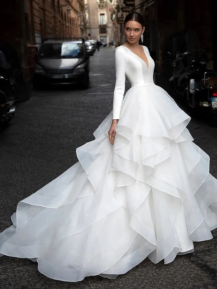 Gorgeous Wedding Dresses 2024 V-Neck Backless Modern Bridal Robes Long Sleeves Tiered Pleat Gowns Luxury Vestidos De Novia 2023