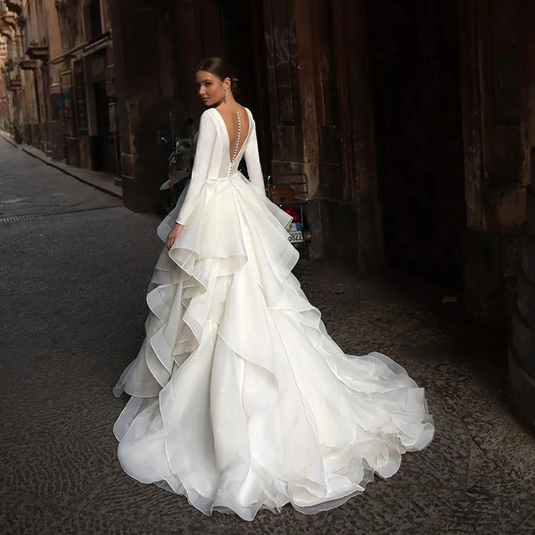 Gorgeous Wedding Dresses 2024 V-Neck Backless Modern Bridal Robes Long Sleeves Tiered Pleat Gowns Luxury Vestidos De Novia 2023
