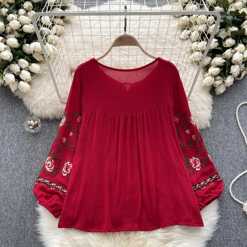 Ethnic Style Top Women's New 2024 spring Vintage Heavy Embroidered floral Puff Sleeve Loose All-match pullover shirt blouse