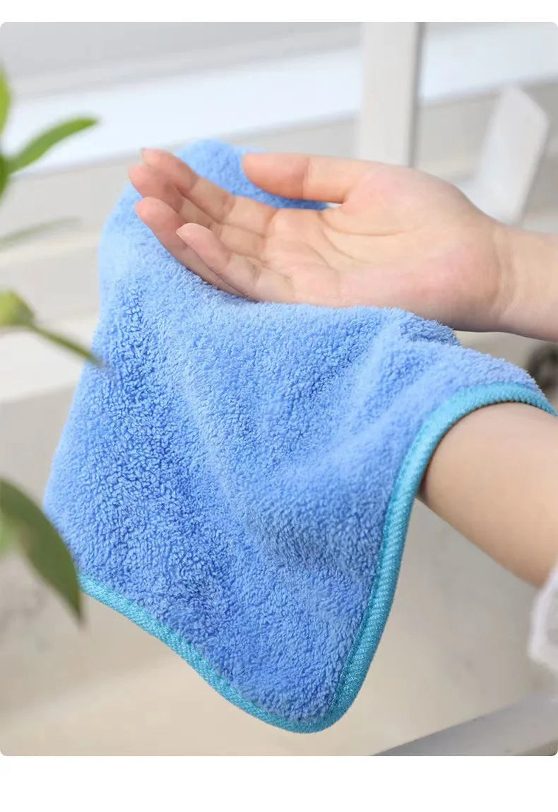 4pcs Coral Velvet Bathroom Supplies, Soft Hand Towel, Absorbent Cloth Dishcloths, Hanging Cloth, Kitchen Accessories